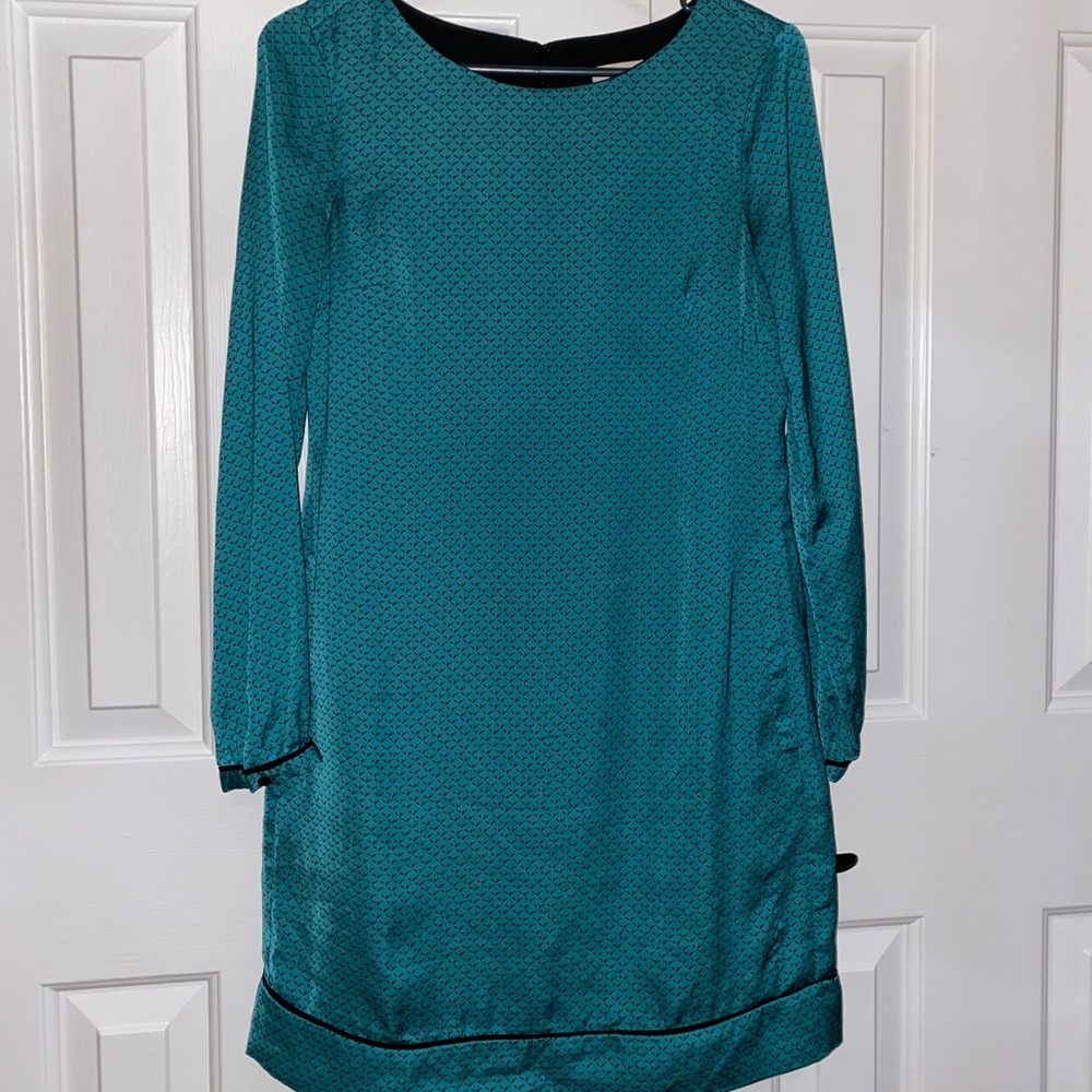 Emerald green printed Loft dress!🌟